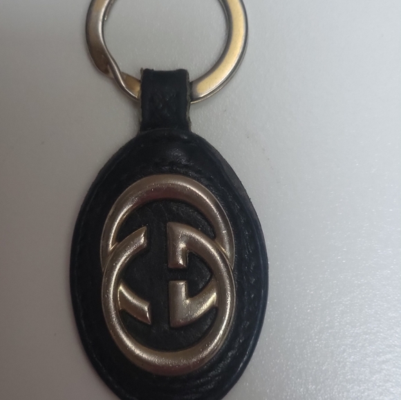 Gucci Leather and Gold keychain - Picture 2 of 4